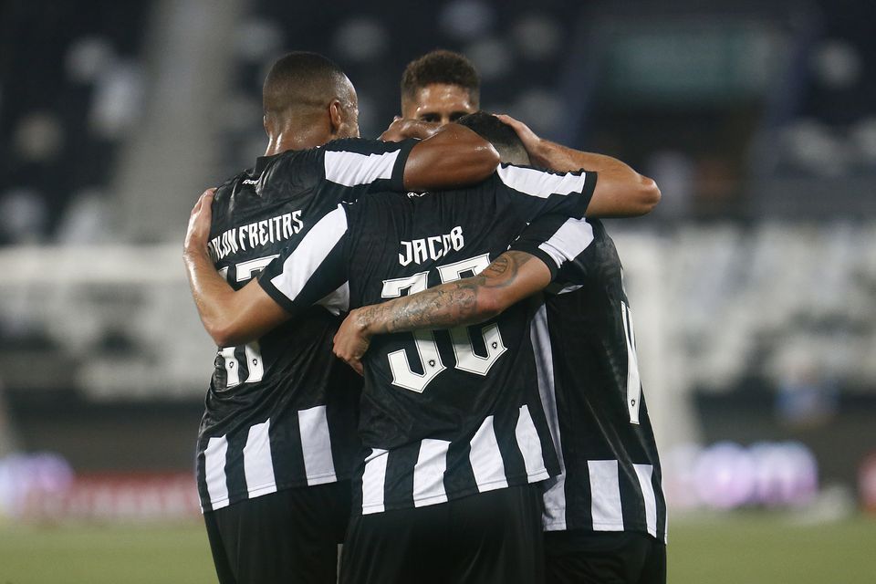 Botafogo, de Artur Jorge, dá 'chapa 5'