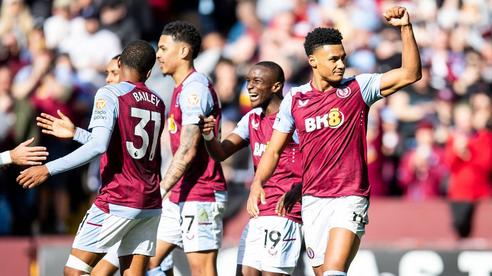 Premier League: Aston Villa dá a volta, Crystal Palace goleia