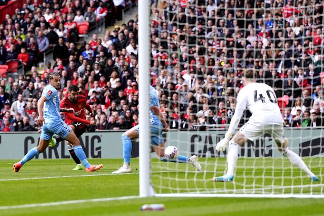 Vídeo: Bruno Fernandes faz o 3-0 para o Man. United frente ao Coventry