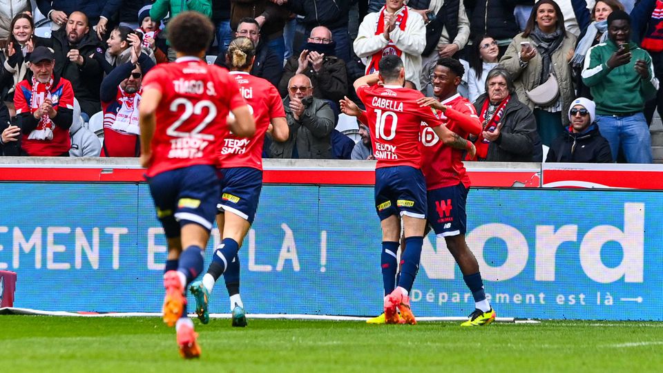 Ligue 1: Lille vence Estrasburgo e está a um ponto do terceiro lugar