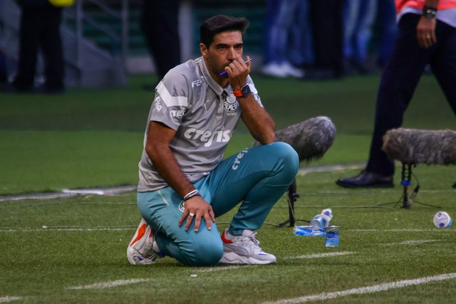 Abel Ferreira queixa-se do calendário e convida Guardiola a treinar no Brasil