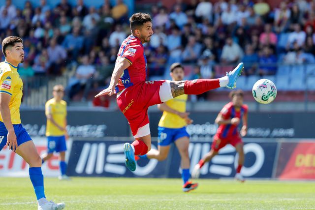 Chaves e Estoril empatam em jogo de loucos