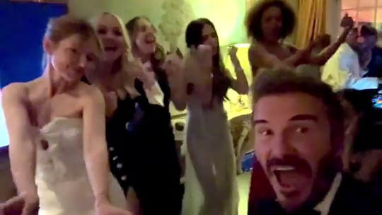 David Beckham mostra a reunião das Spice Girls