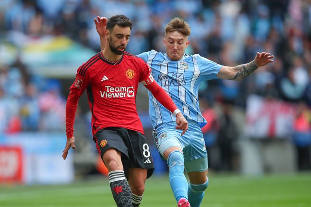 Vídeo: Bruno Fernandes não quis ficar atrás de Dalot e também assiste