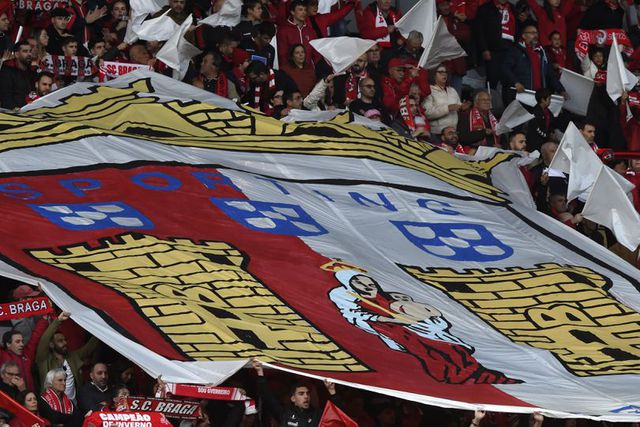 Sócios e simpatizantes dos bracarenses responderam à chamada para o dérbi minhoto da próxima sexta-feira (Foto: Grafislab)