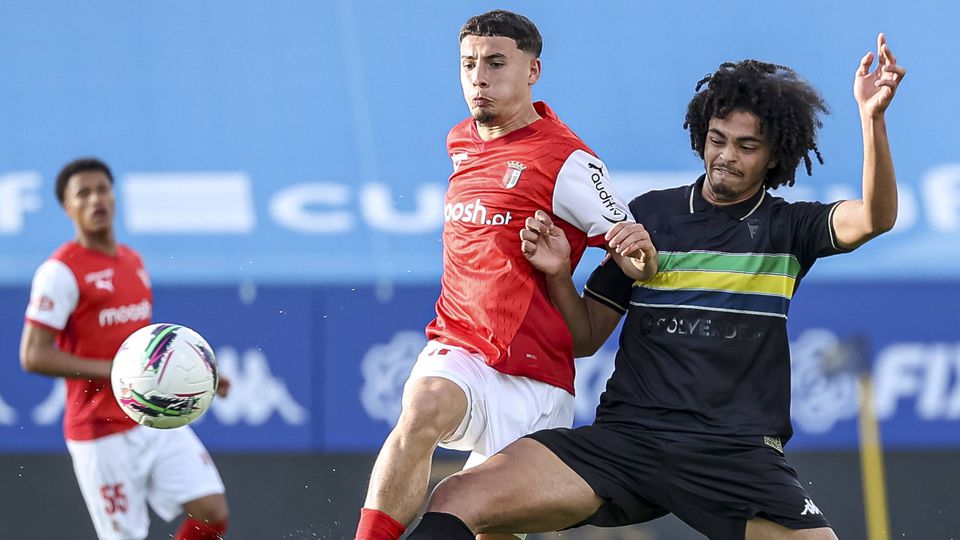 Tiago Brito estreou-se pelo Estoril, mas o pai não quer deslumbramento: «Tem de estar preparado para tudo»