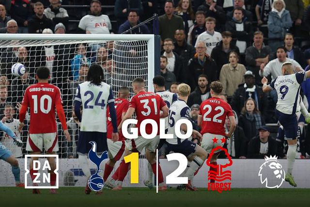 Cruzamento teleguiado de ex-Sporting para golo de Richarlison (vídeo)