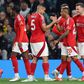 Jogadores do Nottingham Forest, de NES, a celebrarem o 2-0 no marcador