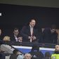 John Textor e Paulo Fonseca lado a lado na tribuna do Lyon