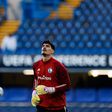 Vladan Kovacevic durante o aquecimento em Stamford Bridge, onde foi titular