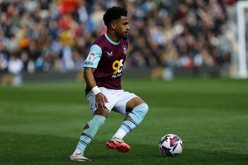 Já está! Burnley paga 10 milhões ao Sporting por Edwards