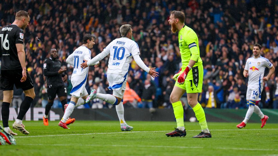 Piroe marcou quatro golos na primeira parte do Leeds United-Stoke City