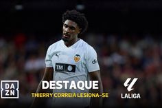 Thierry Correia falha o passe, acerta no árbitro e lesiona-se aos 10'