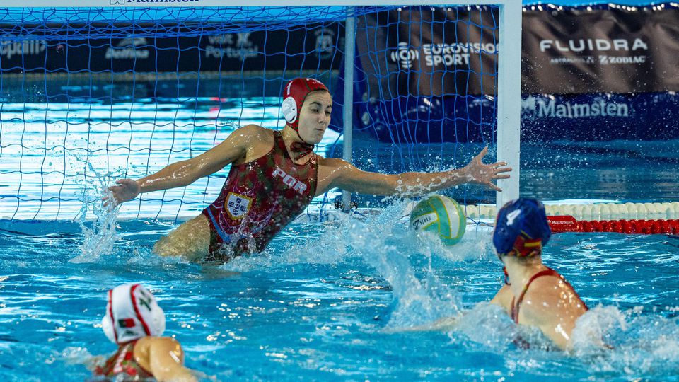Portugal starts with historic victory in the Water Polo World Cup - SAPO
