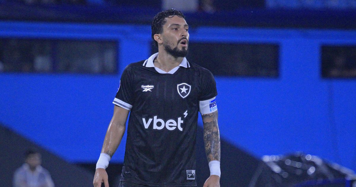 Taça do Brasil: ex-FC Porto apura Botafogo com golo aos 90'