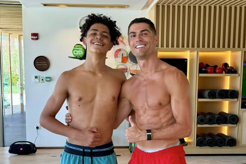 Cristiano Ronaldo com o seu filho Júnior - Foto: @cristiano