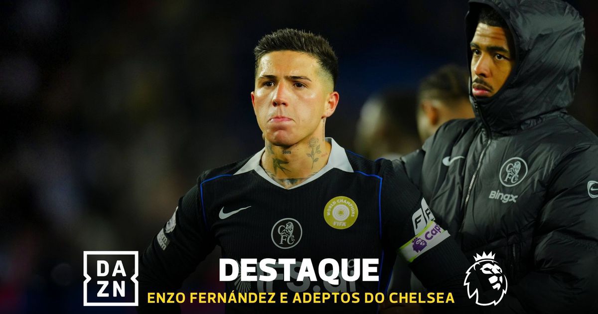 Capitão Enzo ficou sozinho a encarar os adeptos do Chelsea