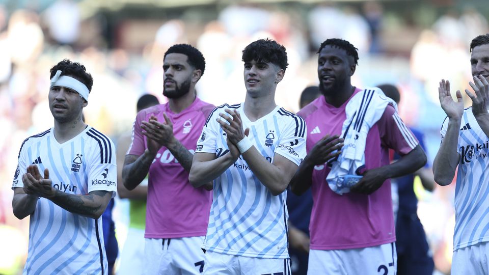 Revolução no Nottingham Forest: saem oito jogadores, entre eles dois portugueses