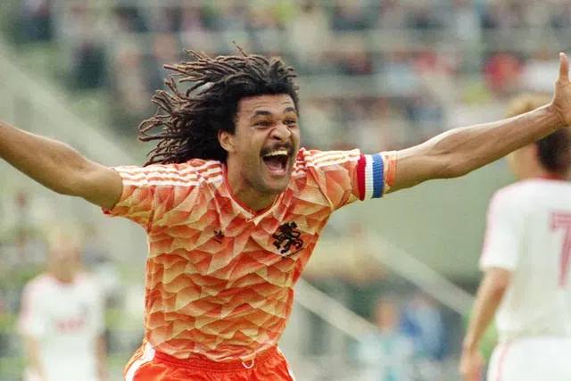 «O futebol tornou-se horrível. Onde estão os jogadores com tomates?»