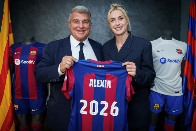Alexia Putellas renova com o Barcelona até 2026