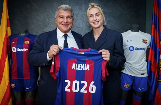 Alexia Putellas renova com o Barcelona até 2026