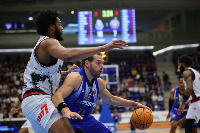 Ovarense bate FC Porto e causa surpresa no Dragão em jogo de loucos