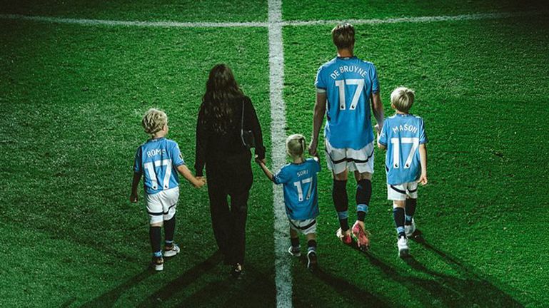 A promessa de De Bruyne na despedida: «Voltarei»