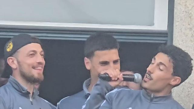 Os campeões também dão música! Cantor do Lourosa faz furor