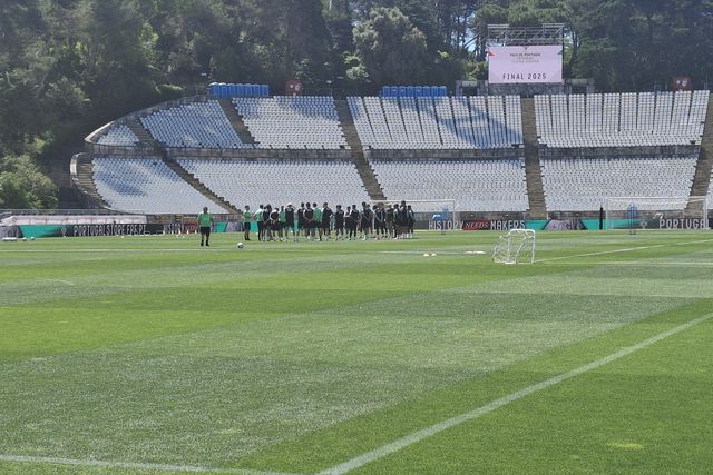 Treino do Sporting no Jamor com uma ausência