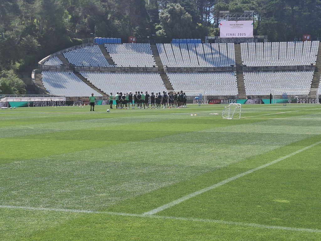 Treino do Sporting no Jamor com uma ausência