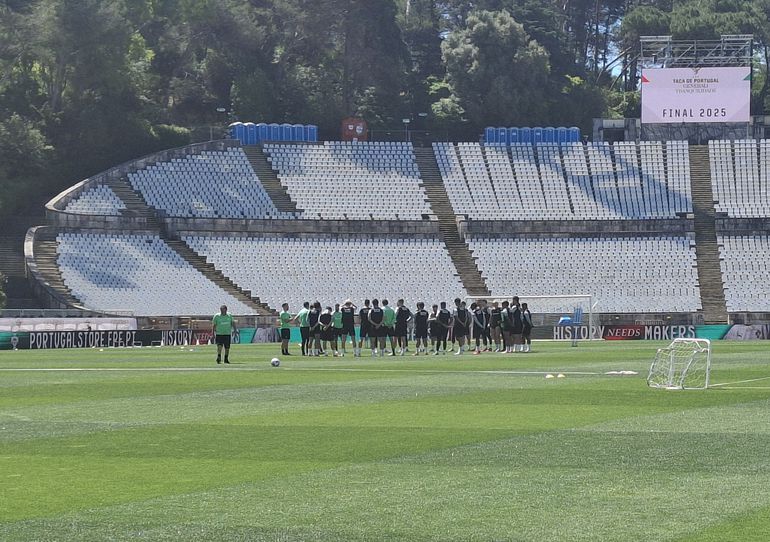 Treino do Sporting no Jamor com uma ausência