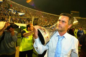 José Mourinho lembra conquista da Taça UEFA pelo FC Porto