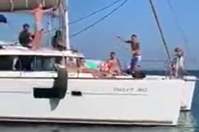 Jogadores do Sporting preparam final da Taça num barco (vídeo)