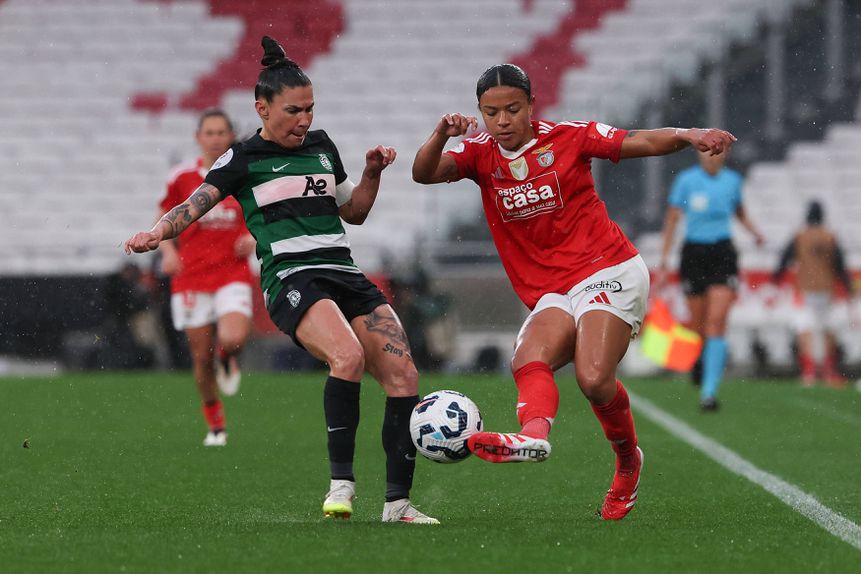 Experiente internacional portuguesa terminou contrato com as leoas e pode transferir-se para as águias (Foto: IMAGO)