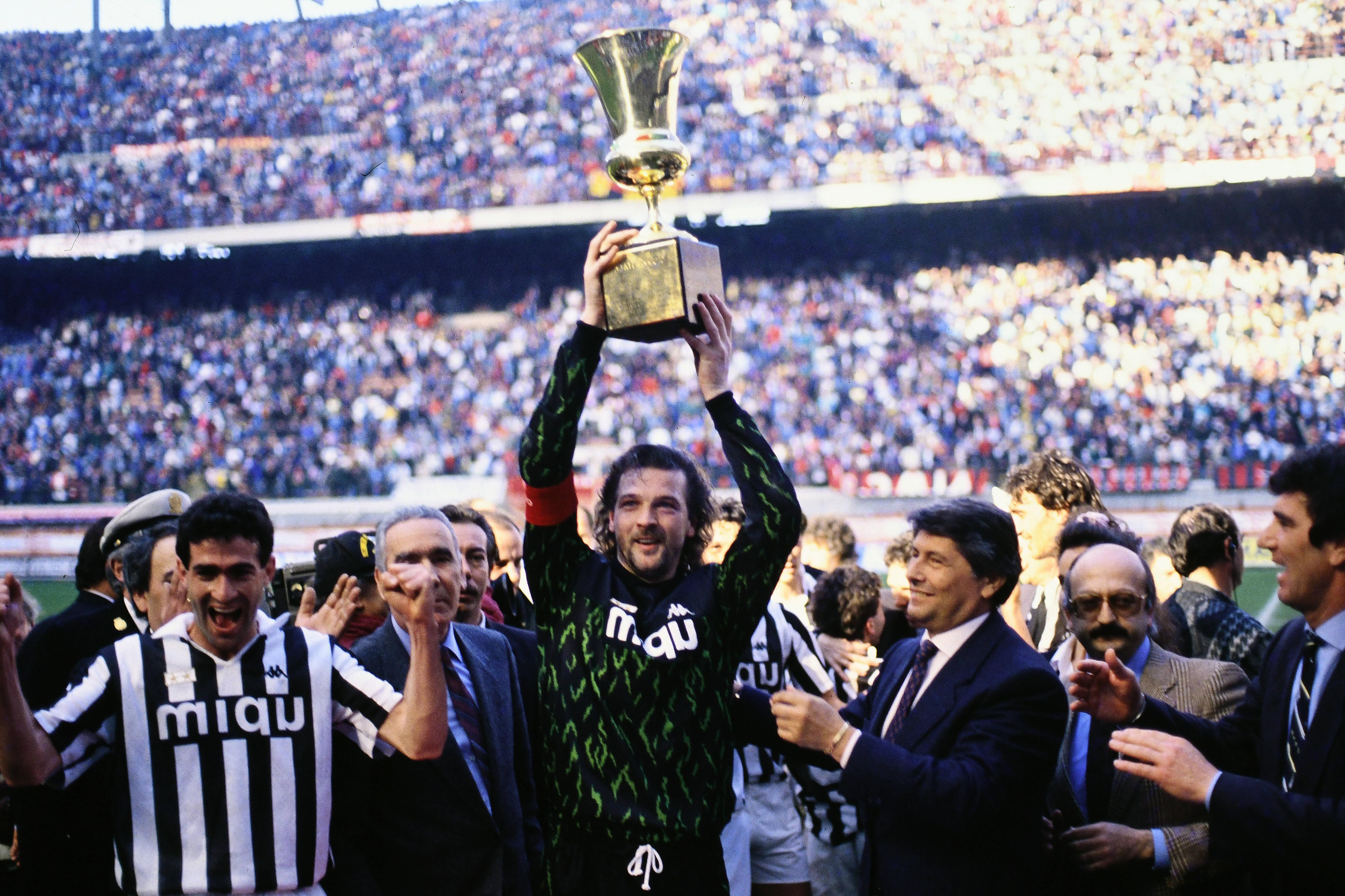 Stefano Tacconi: 1 Taça das Taças (Juventus, 1983/84), 1 Taça dos Campeões Europeus (Juventus, 1984/85) e 1 Taça UEFA (Juventus, 1989/90)