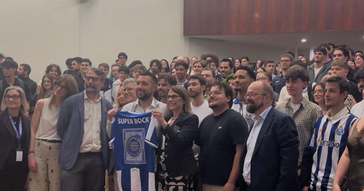 Farioli: o filósofo que vê o futebol como «um jogo de palavras-cruzadas»