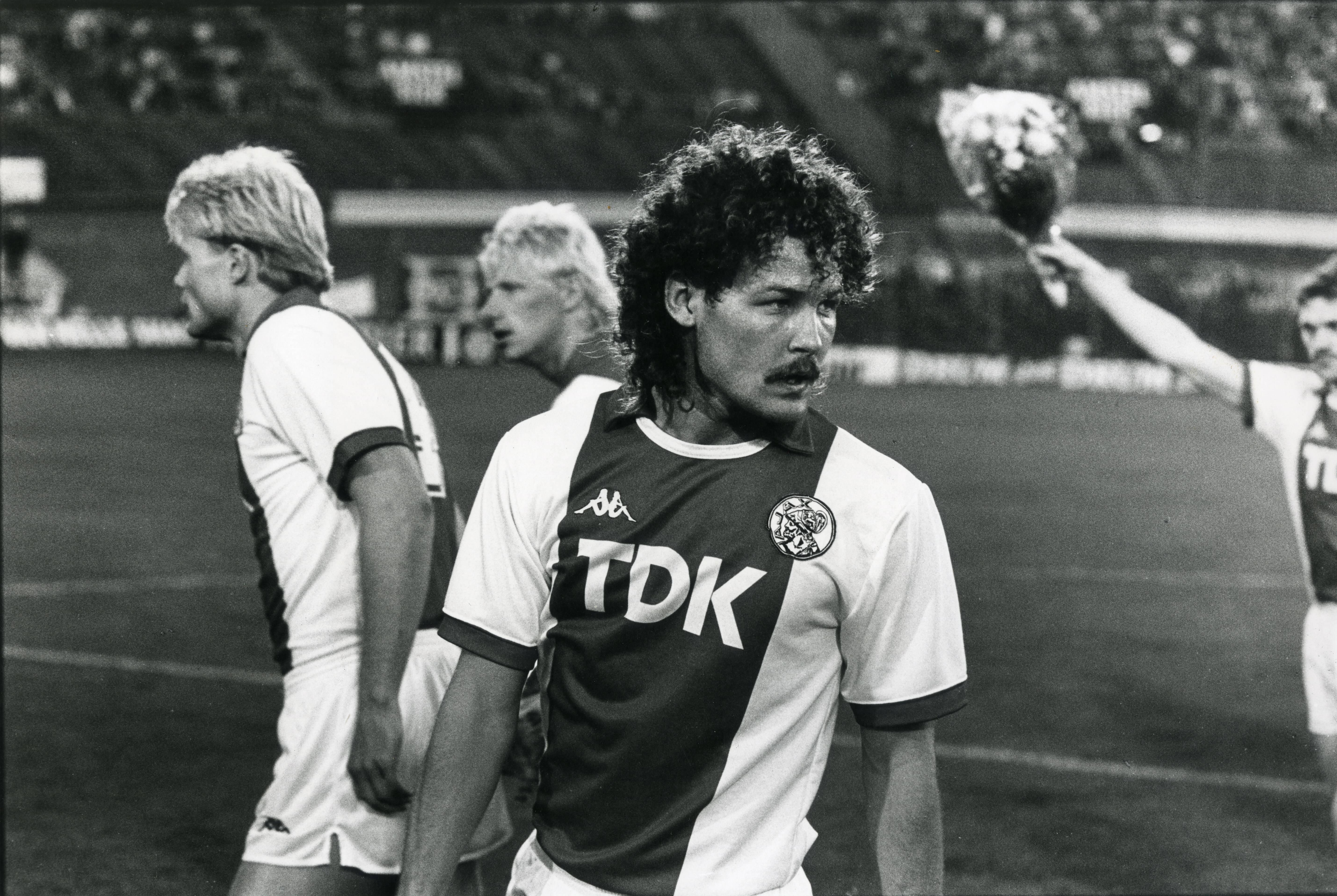 Danny Blind: 1 Taça das Taças (Ajax, 1986/87), 1 Taça UEFA (Ajax, 1991/92) e 1 UEFA Champions League (Ajax, 1994/95)
