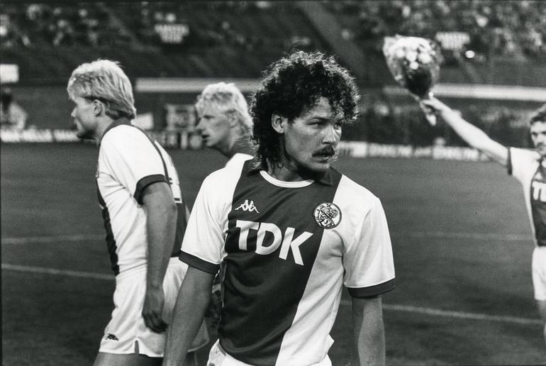 Danny Blind: 1 Taça das Taças (Ajax, 1986/87), 1 Taça UEFA (Ajax, 1991/92) e 1 UEFA Champions League (Ajax, 1994/95)