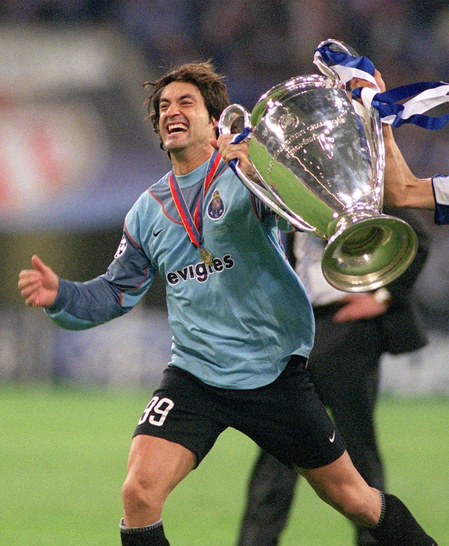 Vítor Baía: 1 Taça das Taças (Barcelona, 1996/97), 1 Taça UEFA (FC Porto, 2002/03) e 1 UEFA Champions League (FC Porto, 2003/04)
