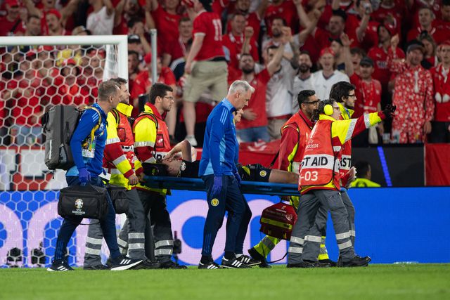 Kieran Tierney dispensado na Escócia devido a lesão