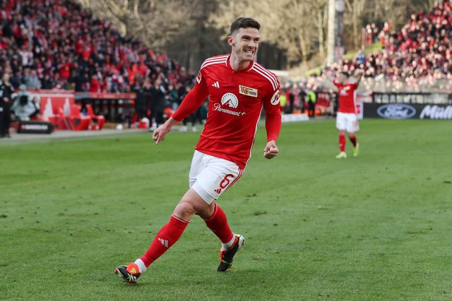 Luis Mateus aborda o dossiê Gosens, alvo do Benfica