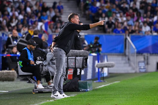 Selecionador do Canadá pede multas e atira: árbitro «teve medo» de marcar penálti contra a Argentina