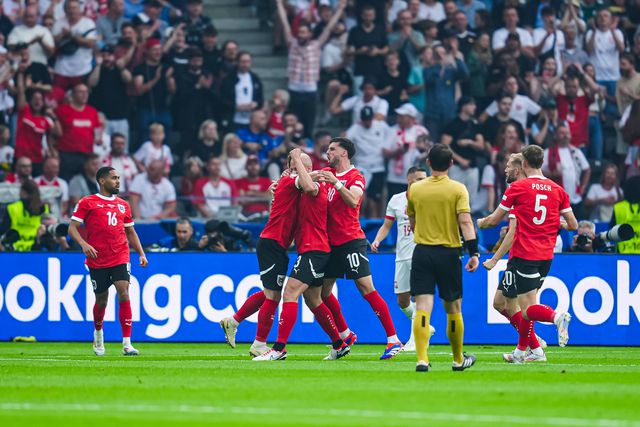 Siga aqui em direto o Polónia-Áustria