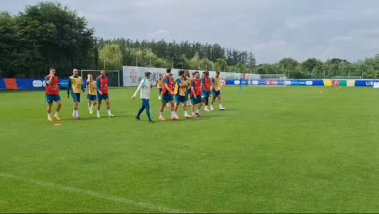 Boa disposição no treino de Portugal antes da partida para Dortmund