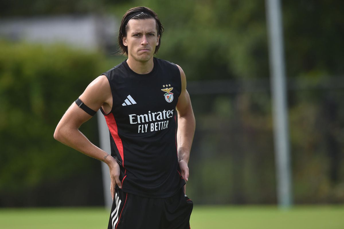 Benfica: Carreras tem cabeça e pés no Real Madrid