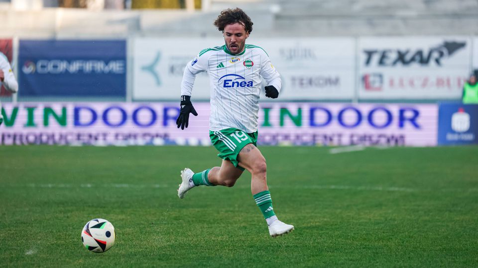 Criativo deixa o futebol polaco e regressa a solo lusitano, agora pela porta do emblema avense