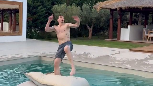 VÍDEO: Ibrahimovic mostra que ainda não perdeu o jeito