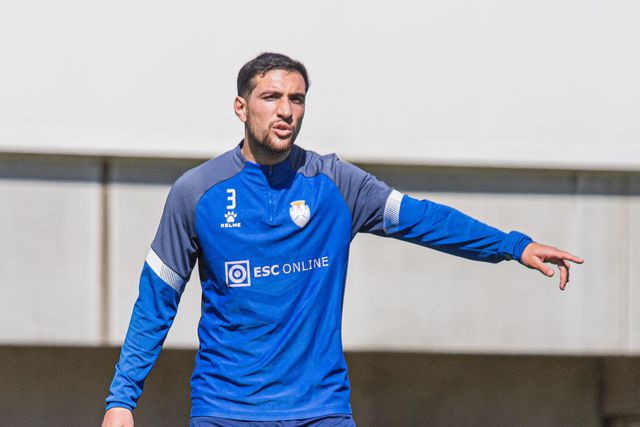 Cristian Tassano é a mais recente aposta dos emblema beirão para o centro da defesa (Foto: Feirense)