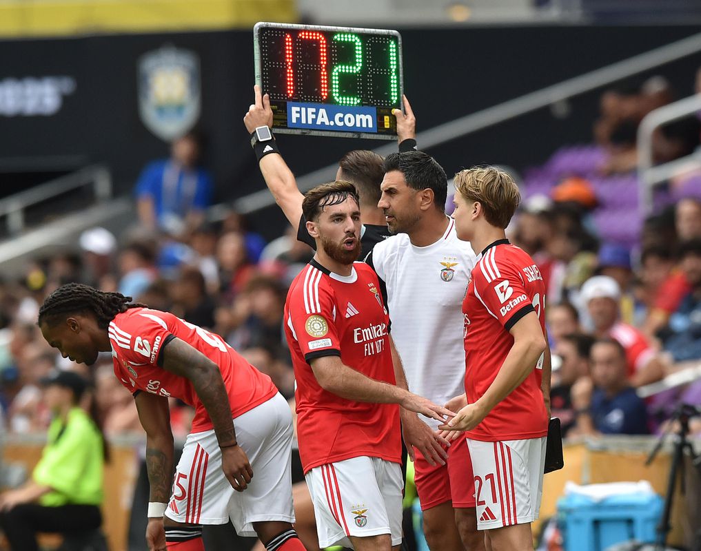 Kokçu fala de Di María, Bayern e de pequena lesão no joelho
