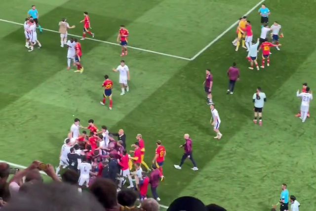 Euro sub-21: cenas lamentáveis do final do Espanha-Inglaterra